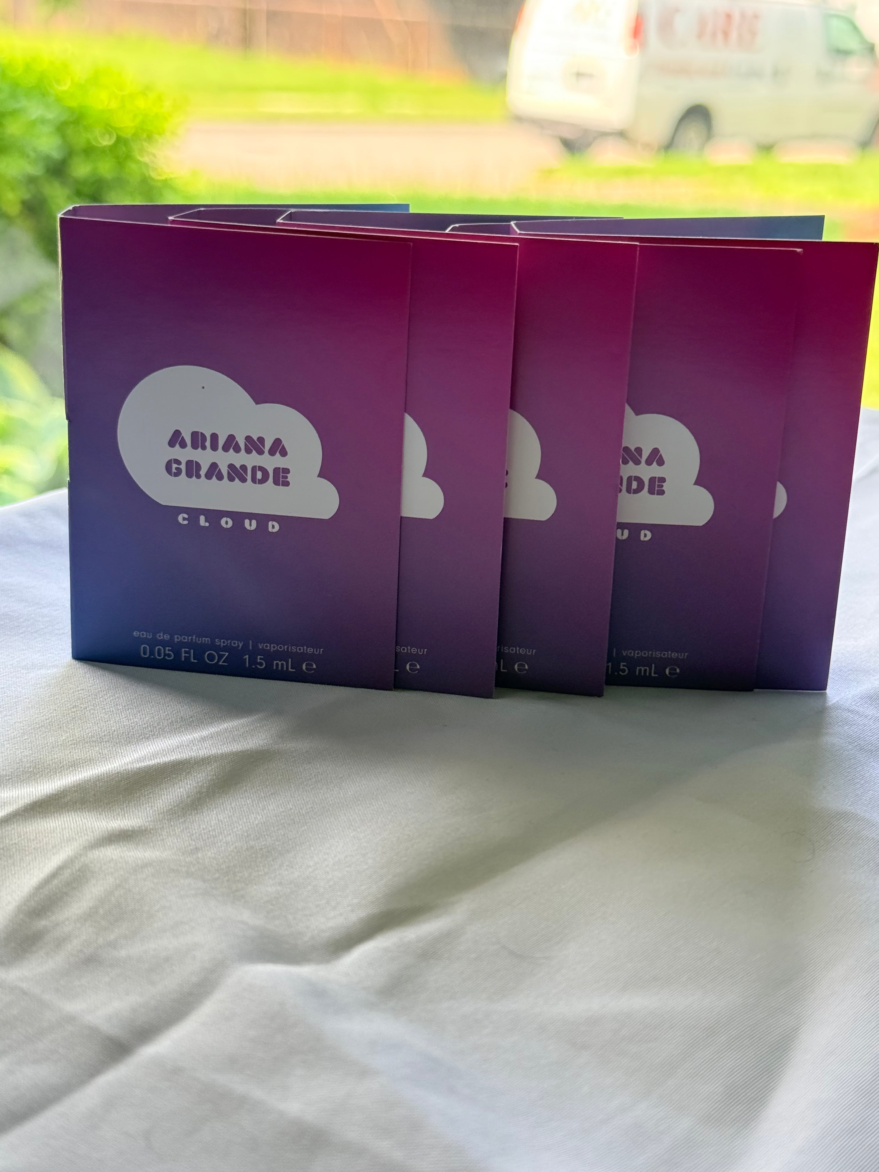 Ariana Grande Cloud - Sample vials (5 pack)